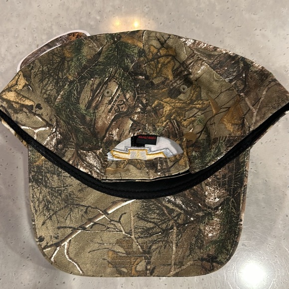 NWT Realtree Chevrolet Velcro adjustment Camo hat/cap - Picture 5 of 5